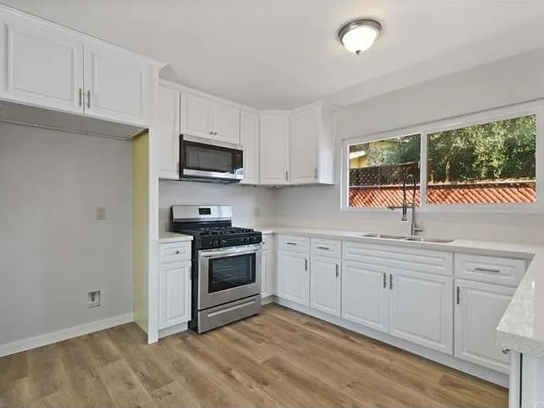 821 E Whittier Ave — Photo 3