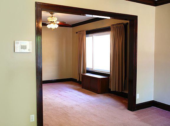 4th image of 5049 W Oakdale Ave