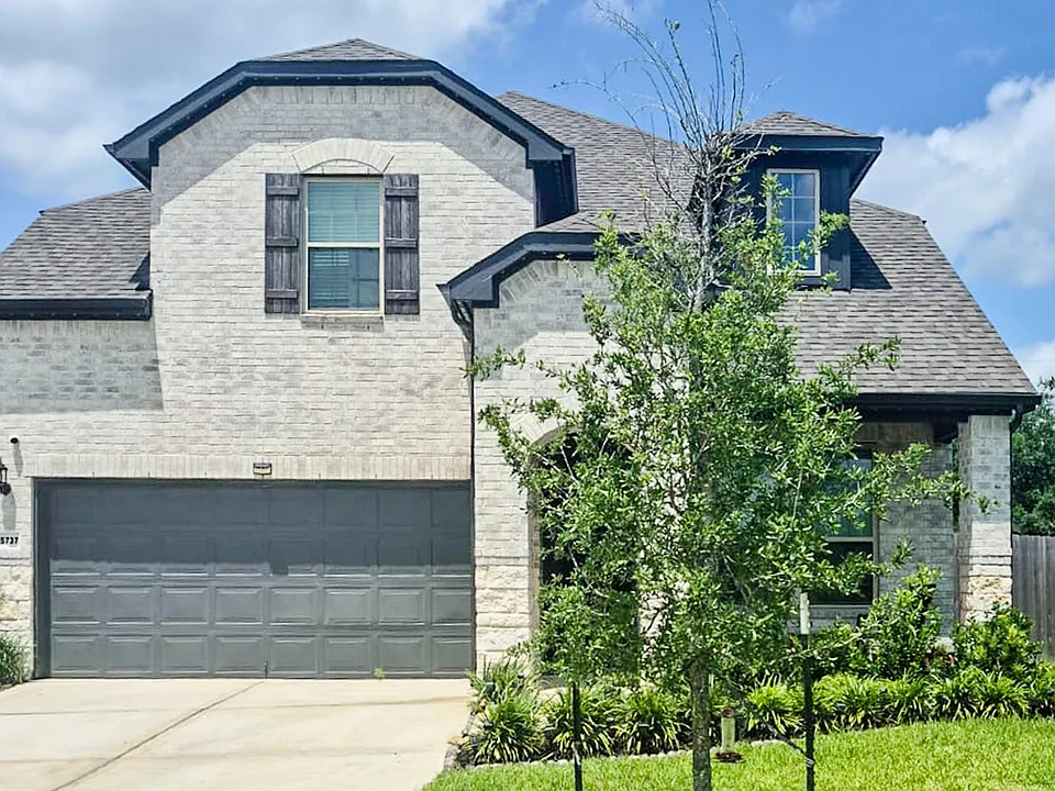 25737 Damask Dr