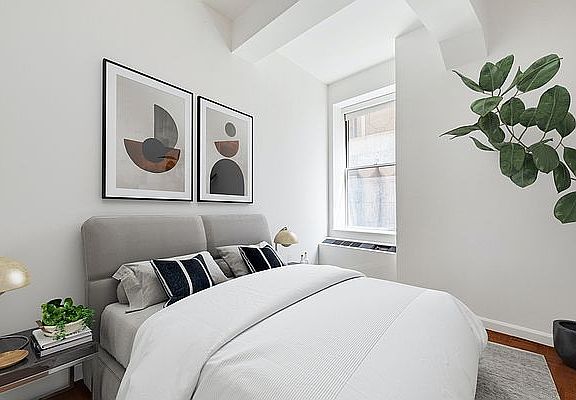 4th image of 67 Wall St APT 22G