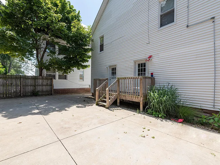 1295 Warren Rd — Photo 18