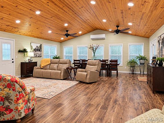 5th image of 111 Larkspur Ln