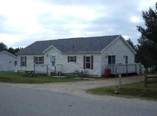 623 Maplewood Dr, Reed City, MI 49677