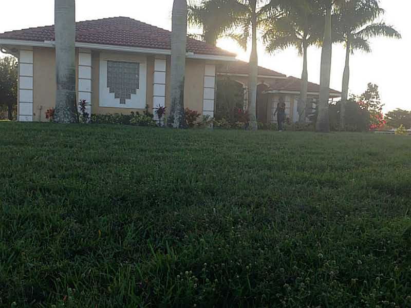 1st image of 3595 Middleburg Dr