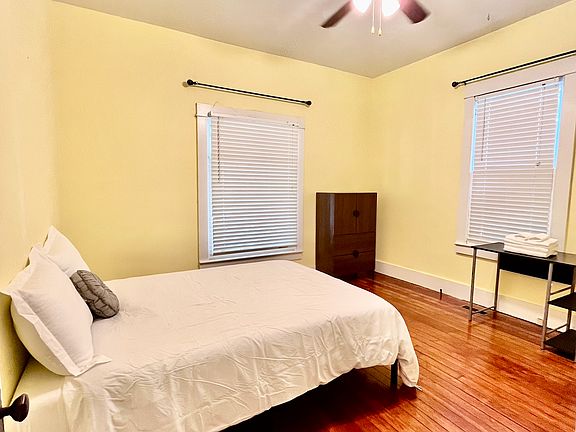 5th image of 121 Westwood Dr #1