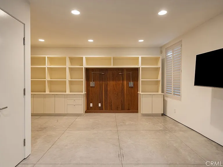 920 Skyline Dr — Photo 50