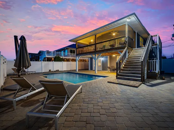 307 53rd Ave. N, North Myrtle Beach, SC 29582