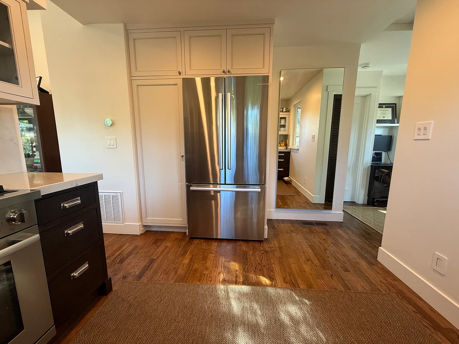 2 bed, 855 sqft, $4,200 — Photo 3