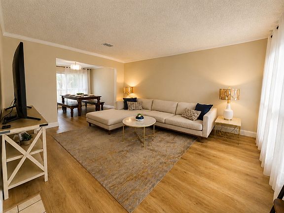 5th image of 6860 Moss Ln