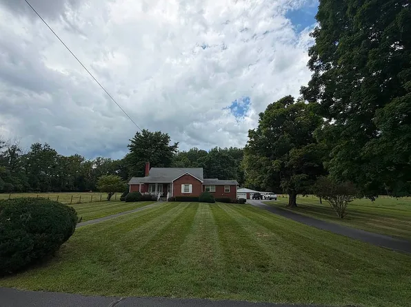 8699 Lee Hwy, Troutville, VA 24090