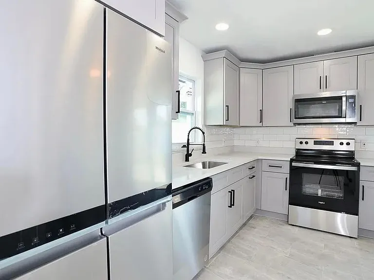 632 Royalty Ct #632 — Photo 9