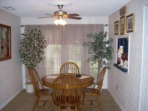 4th image of 260 Madeline Ln