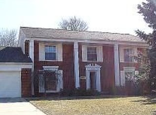 2003 Bootmaker Ln, Bloomfield Hills, MI 48304