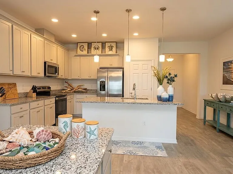 2952 Marine Grass Dr — Photo 5