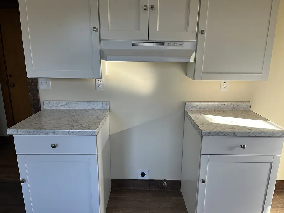 Kitchen 1 (new stove will be in place)