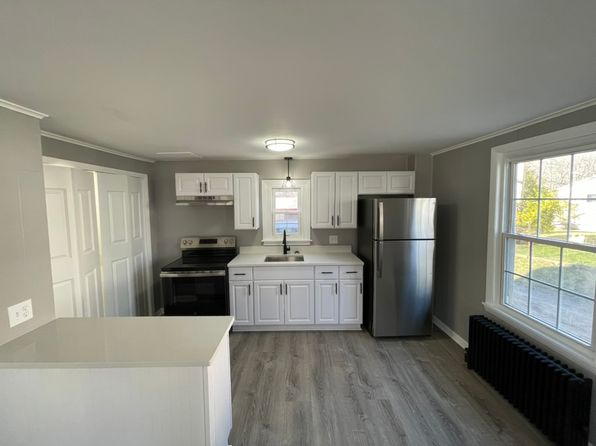 131 Center St #3