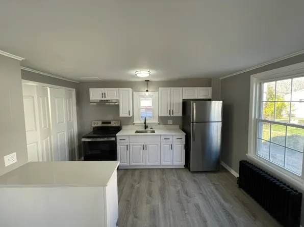 131 Center St, Lee, MA