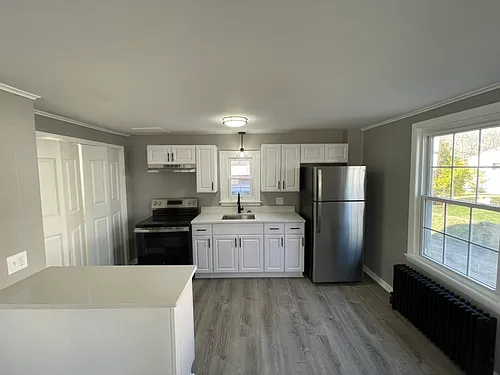 131 Center St #3 Photo 1
