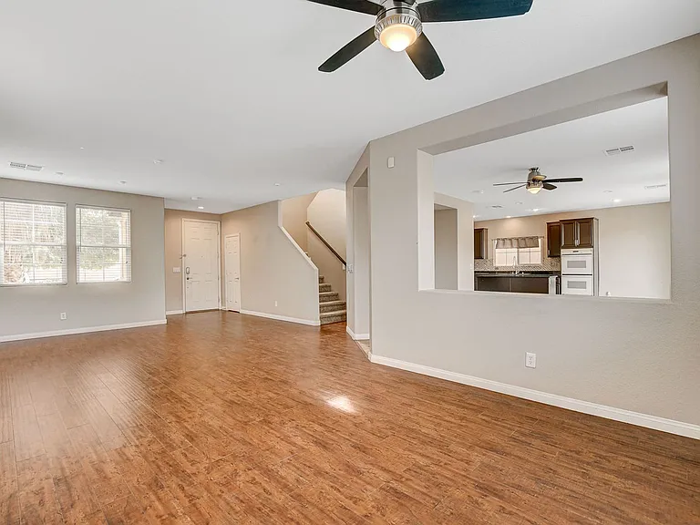 66 Archer Glen Ave — Photo 6