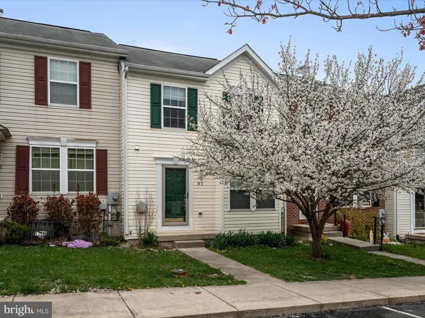 97 Lombard Ln, Bunker Hill, WV 25413