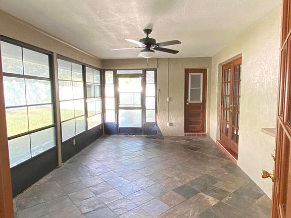 3rd image of 1710 Apricot Dr