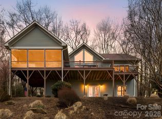 21 Sugar Maple Dr, Mills River, NC 28759