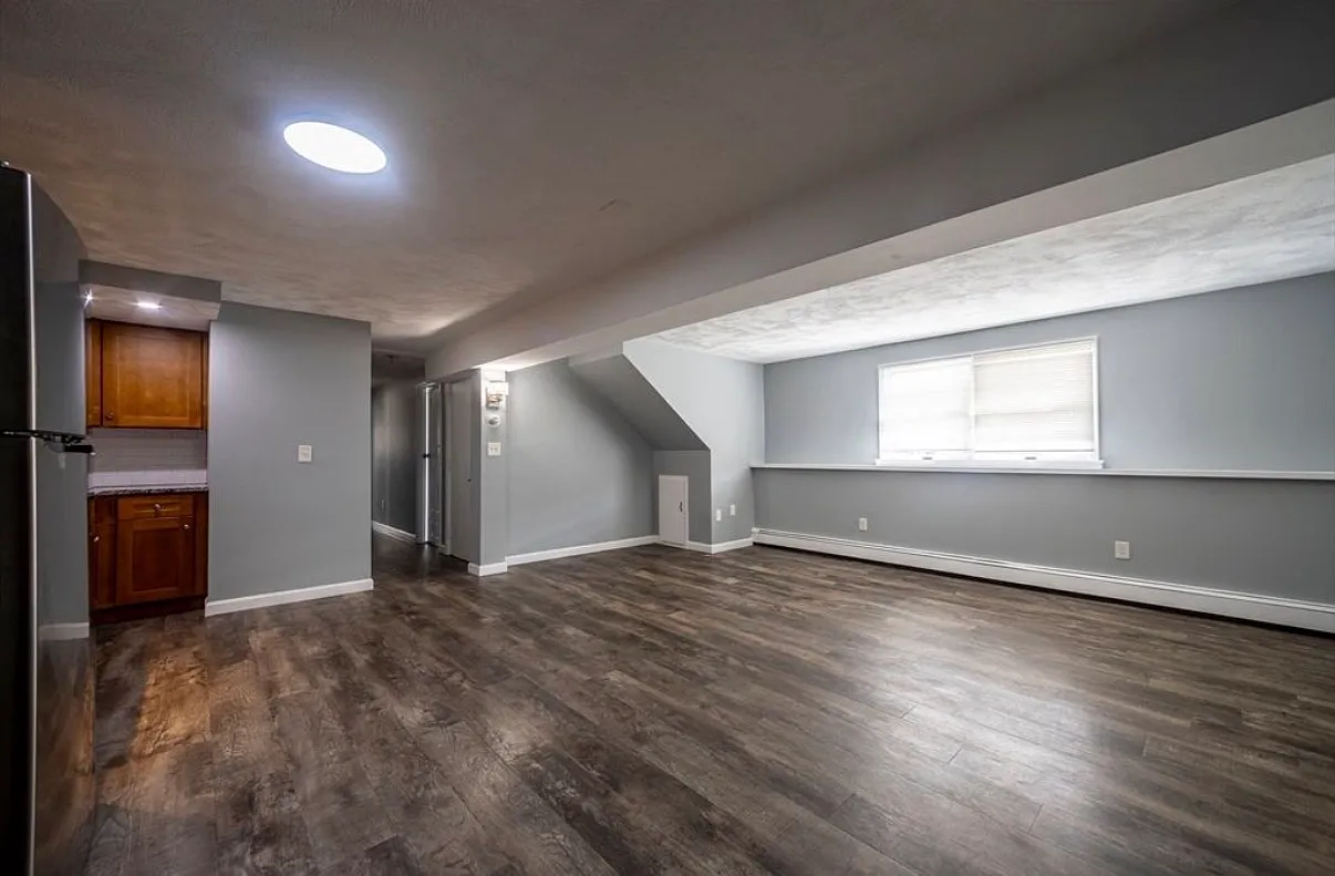 3 bed, $2,700 — Photo 4