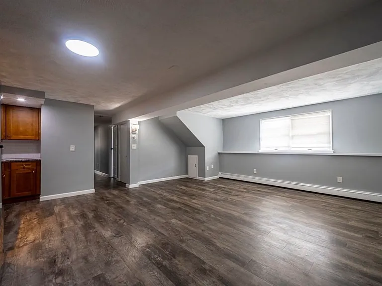 35 Nelson Ave #2 — Photo 4