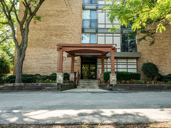 1811 Four Lakes Ave APT 1H, Lisle, IL 60532