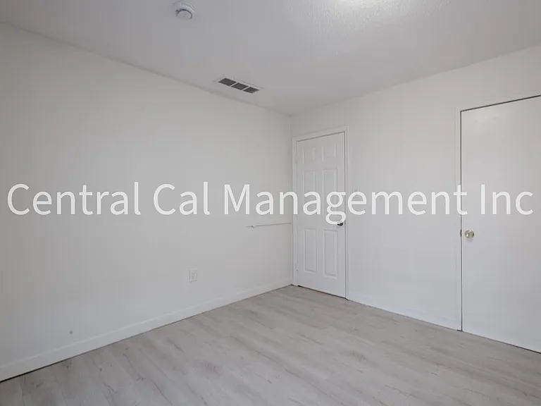 1313 E Planz Rd — Photo 10