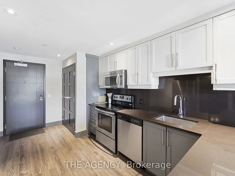 330 Phillip St — Photo 7