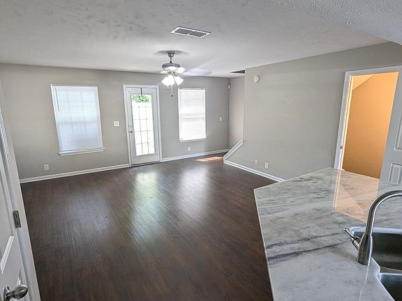 3rd image of 3226 Prater Ct