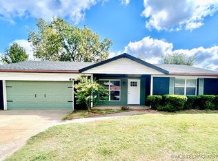 421 N Cedar St, Jenks, OK 74037