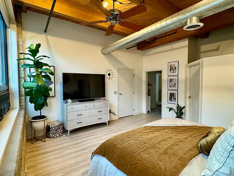 234 E Reservoir Ave #303 — Photo 25