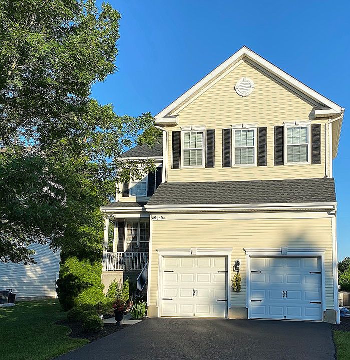 2nd image of 61 Lincoln Dr