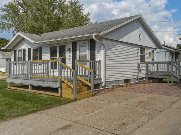 1606 Bonnie Ave, Dixon, IL 61021