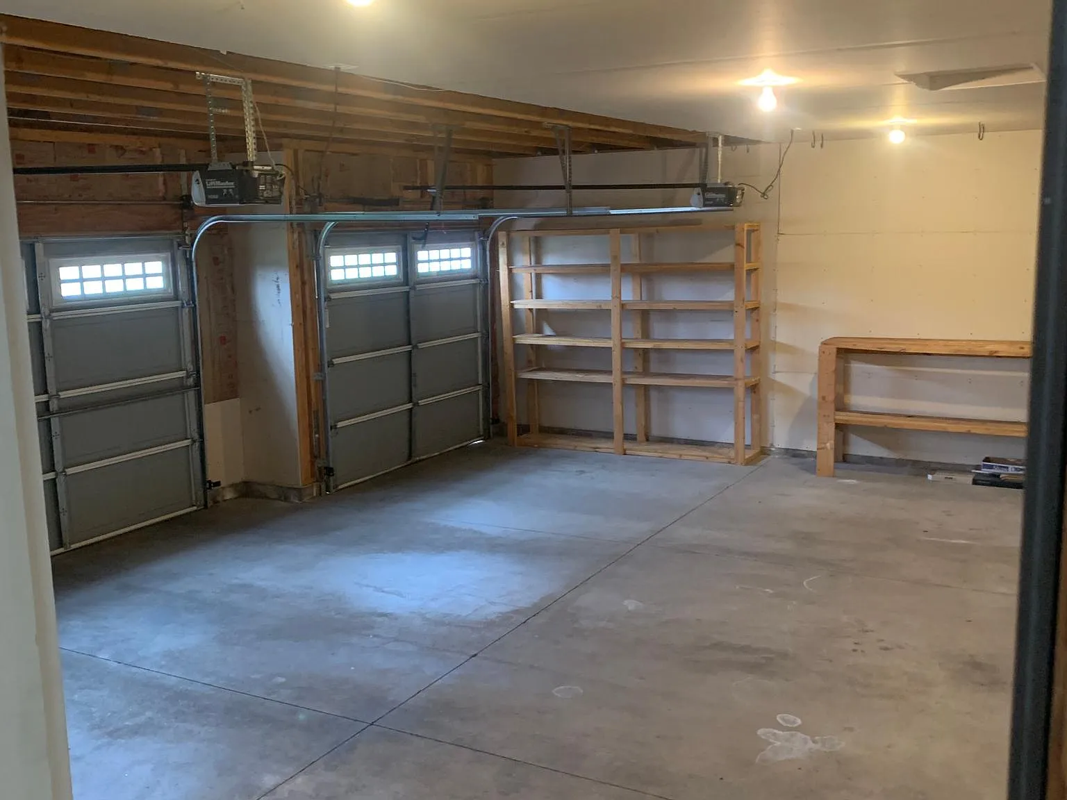 4 bed, 2037 sqft, $2,450 — Photo 3