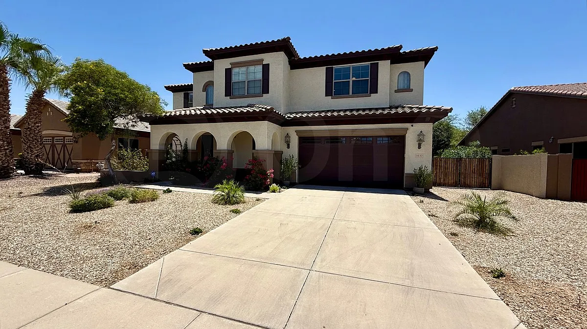 4 bed, 3.5 bath, 3767 sqft, $3,795 — Photo 2
