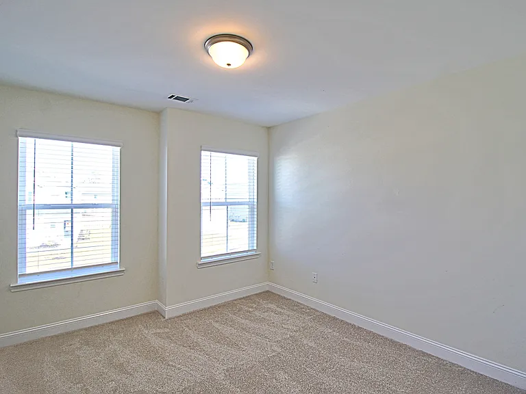 151 Buckingham Dr — Photo 13