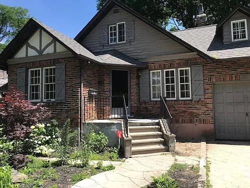 1064 William St Photo 1