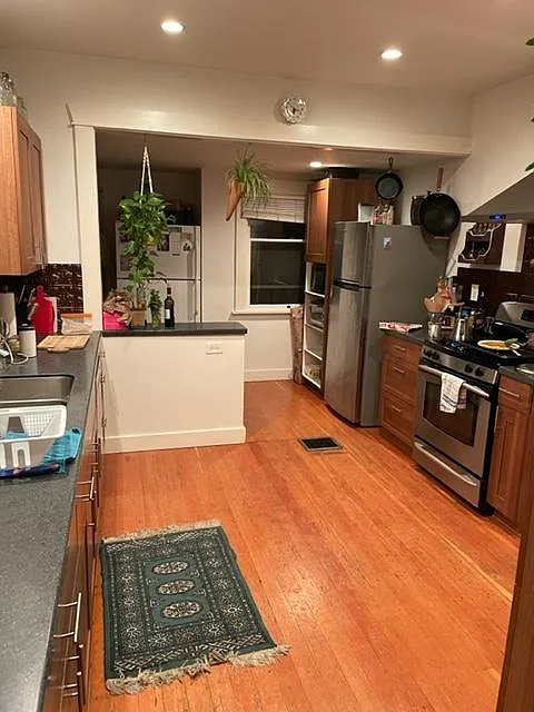 4911 SE 72nd Ave — Photo 4