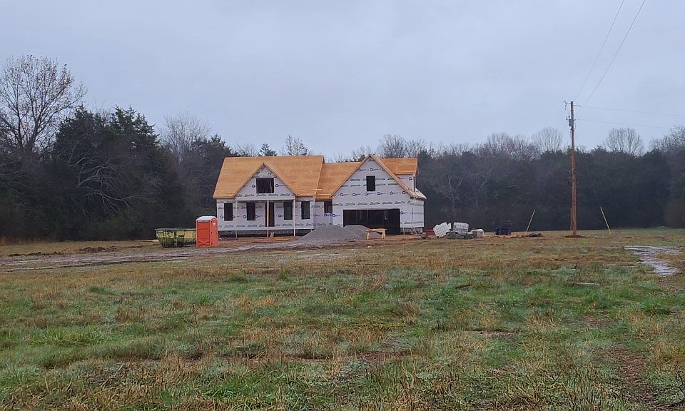 2nd image of 2705A Warner Rd