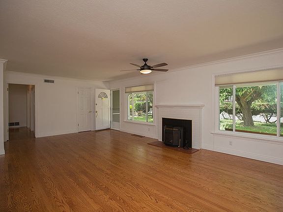 Living Room (View 1)