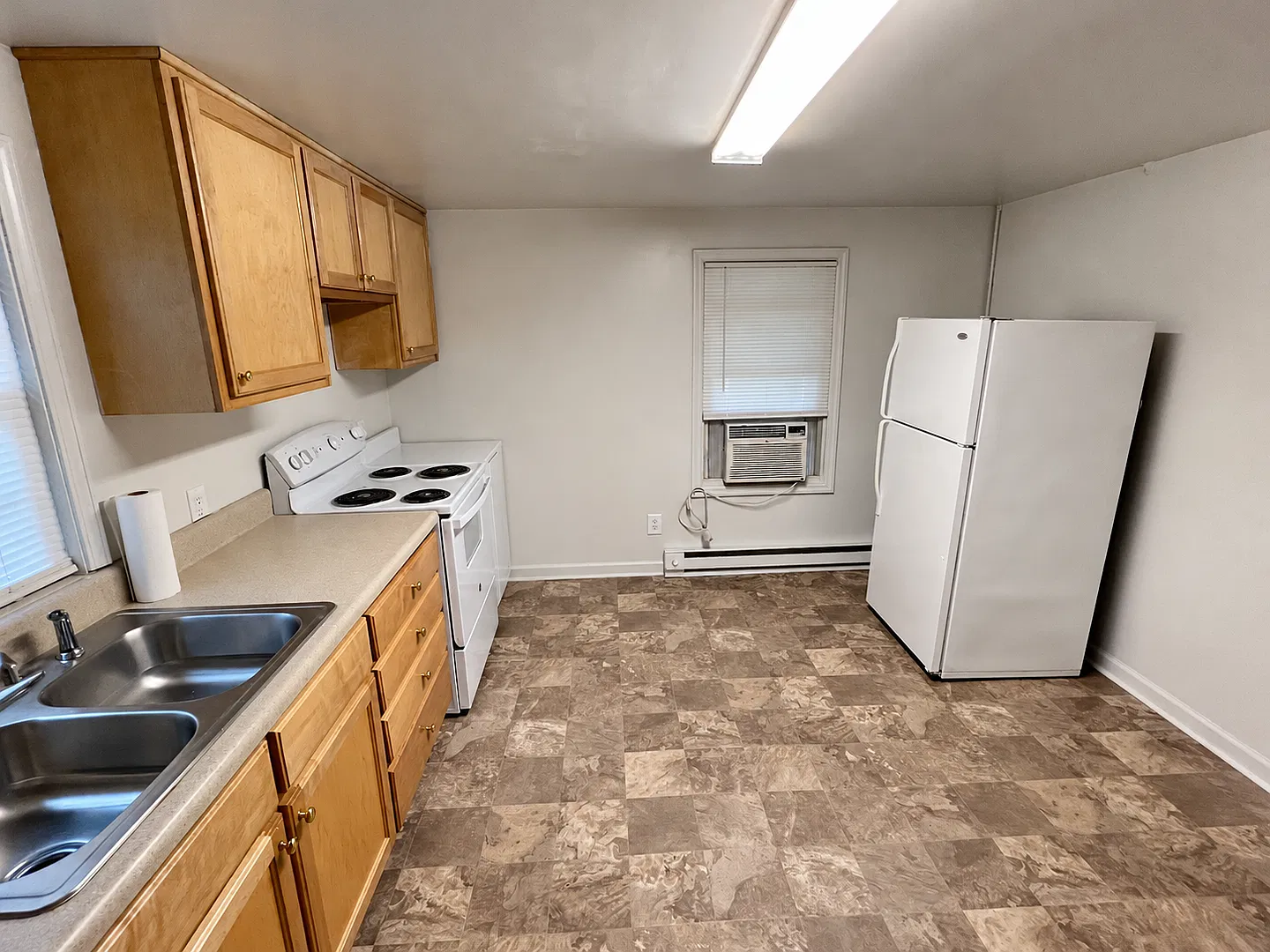 Two bedroom, 1 bath house in Burlington — Photo 3