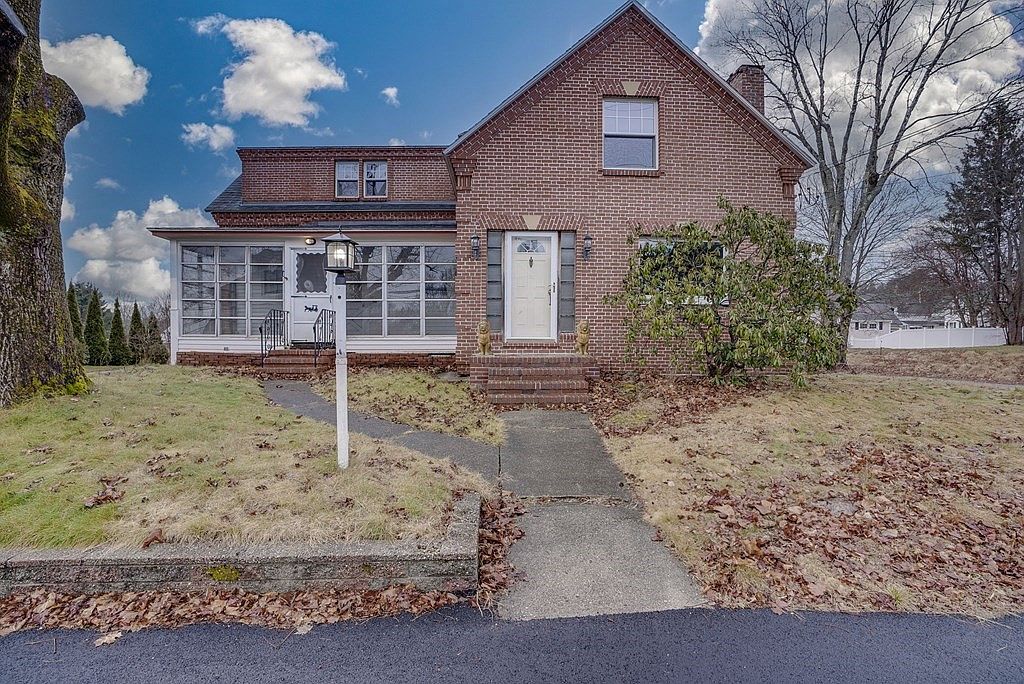 376 Central St, Winchendon, MA 01475 Zillow