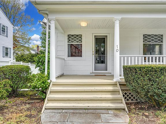 4th image of 10 Green Ave