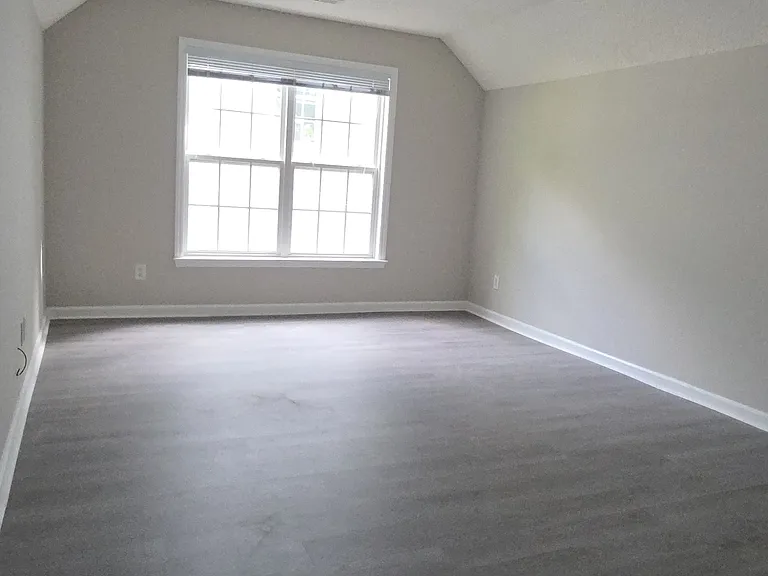 9213 Sulkirk Dr — Photo 10
