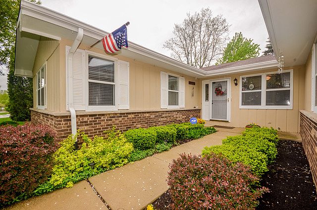 1st image of 319 Terry Ln