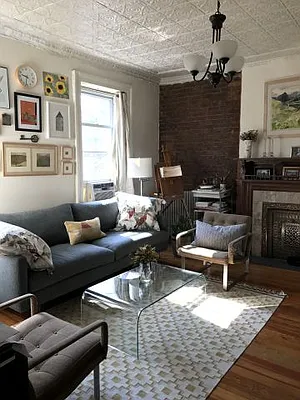 Rented by MCR Realty | media 8