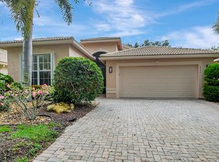8250 Sandpiper Glen Dr, Lake Worth, FL 33467